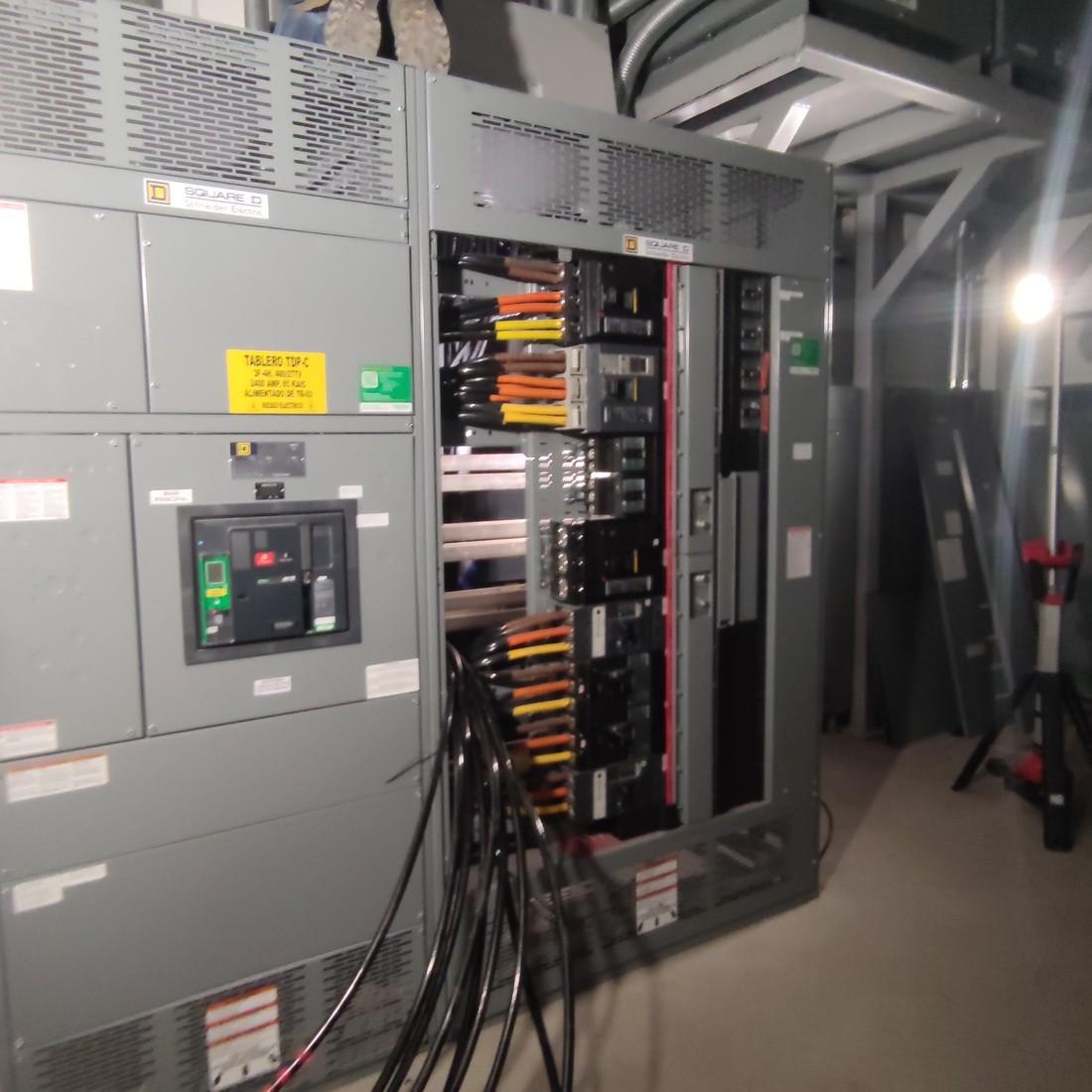 Tablero y switchgear de baja tensión